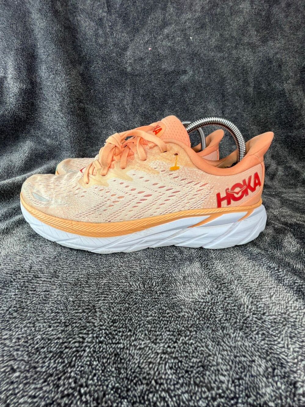 Hoka One One Clifton 8 Peach / Coral Running Shoes Women's Size 10 B (1119394)